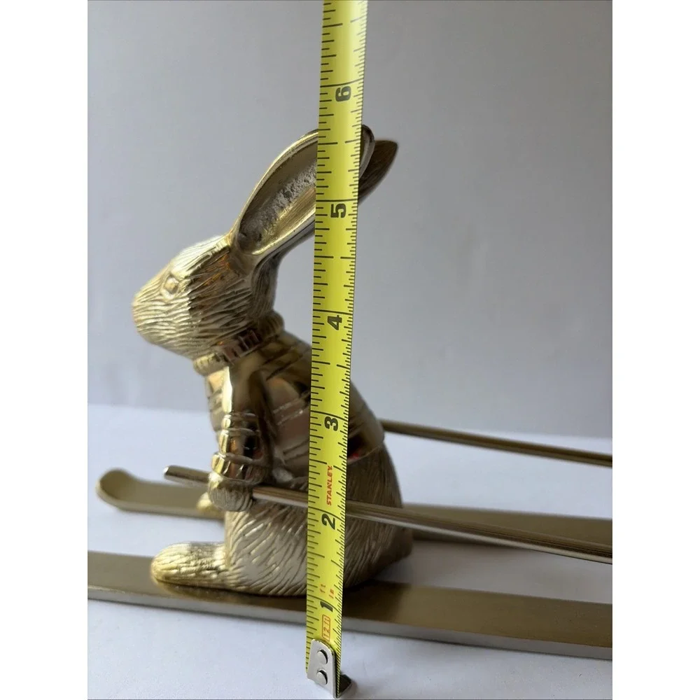 Vintage Anthropologie bunny skiing Rare bottle holder metal unique rabbit